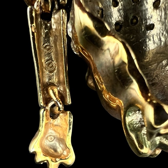 1980s  Lion Articulated Shoulder Brooch Pin Gold Plated Pave Crystals Statement - Picture 12 of 13